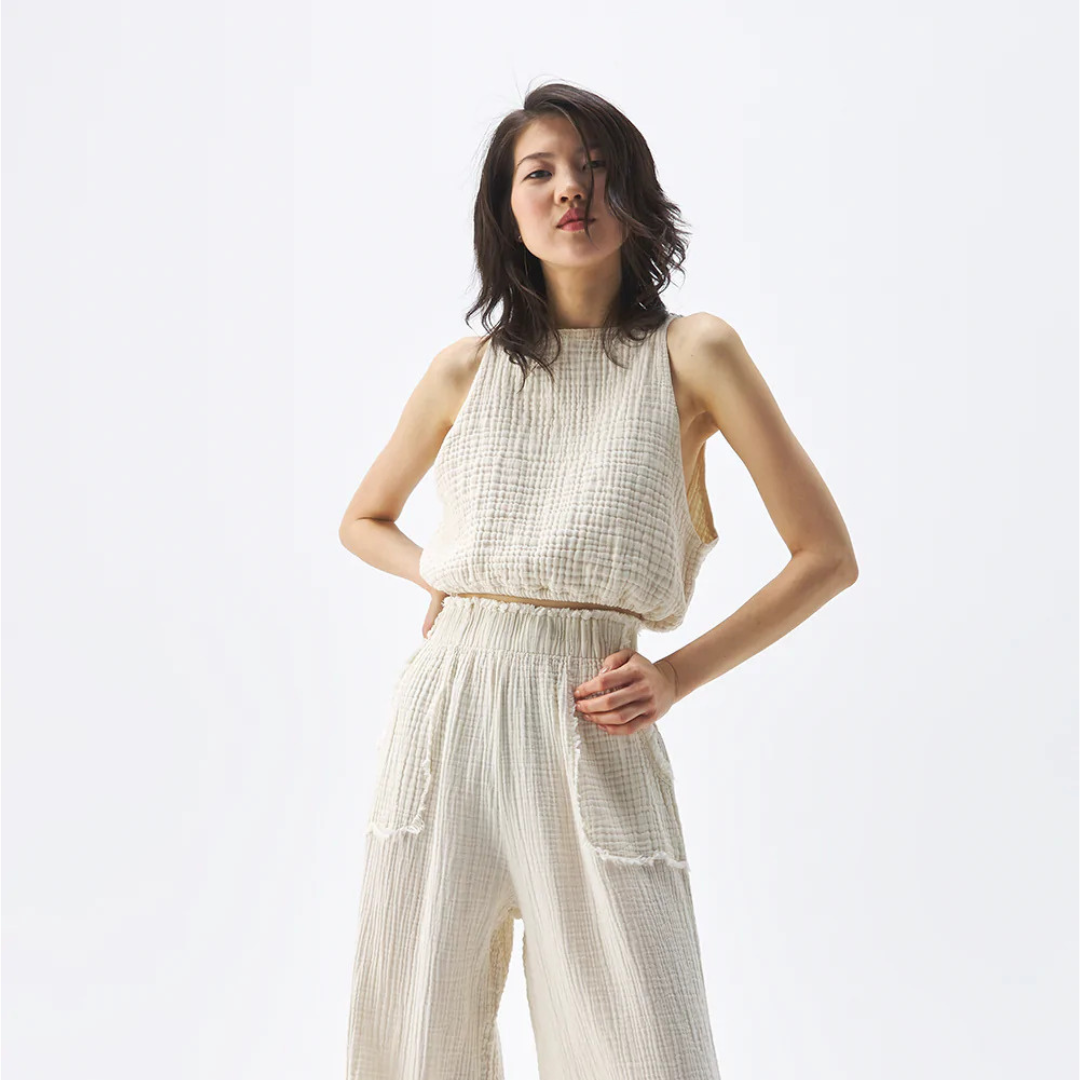 Pokoloko - Crinkle Keyhole Tank Top